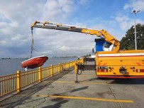 Istanbul Bogazi'nda Kaçak Midye Avciligi Yapan Sahis Suçüstü Yakalandi