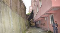 İstinat duvarı apartmanın üzerine devrildi, bina boşaltıldı