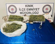 Izmir Polisi Uygulama Sirasinda Uyusturucuyu Buldu