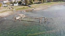 İznik Gölü'nde sular çekildi, 2 bin yıllık tarih ortaya çıktı