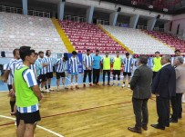 Baskan Yardimcisi Tanisman'dan Hentbolculara Moral Ziyareti