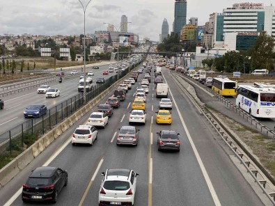 Istanbul'da Haftanin Son Is Gününde Trafik Yogunlugu