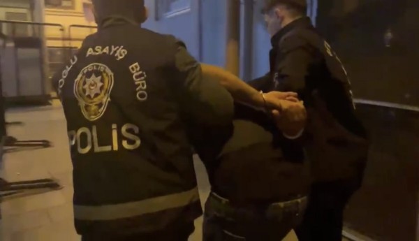 İstanbul'da taksici 2 kilo uyuşturucuyla yakalandı
