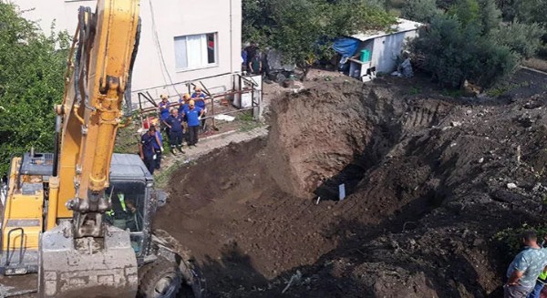 Define ararken kazdığı tünel çöktü! 2 kişi kurtarıldı, 1 kişi aranıyor