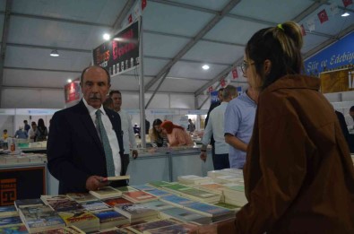 Balcioglu Açiklamasi 'Iletisimin Azaldigi Çagda Gerekli Olan Sey Okumaktir'