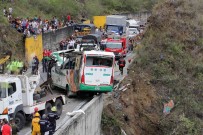 Kolombiya'da Otobüs Devrildi Açiklamasi 20 Ölü, 15 Yarali