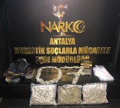Antalya'da 9 Kilo Esrarin Sehre Girmesi Engelledi