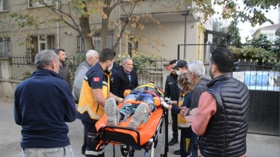 5. Kattan Düsen Insaat Isçisini Kumlu Yumusak Zemin Kurtardi