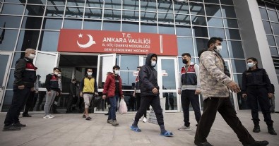 Düzensiz göçle mücadele aralıksız devam ediyor... 91 bin düzensiz göçmen sınır dışı edildi