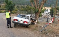 Osmaniye'de Agaca Çarpan Otomobildeki Kari Koca Yaralandi