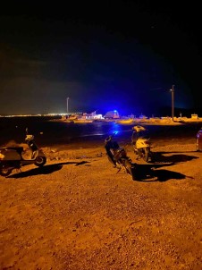 Urla'da Tekneden Düsen Balikçiyi Arama Çalismalari Baslatildi
