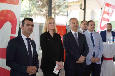 Vestel'den Görme Engelli Ögrencilere Wewalk Akilli Baston Destegi