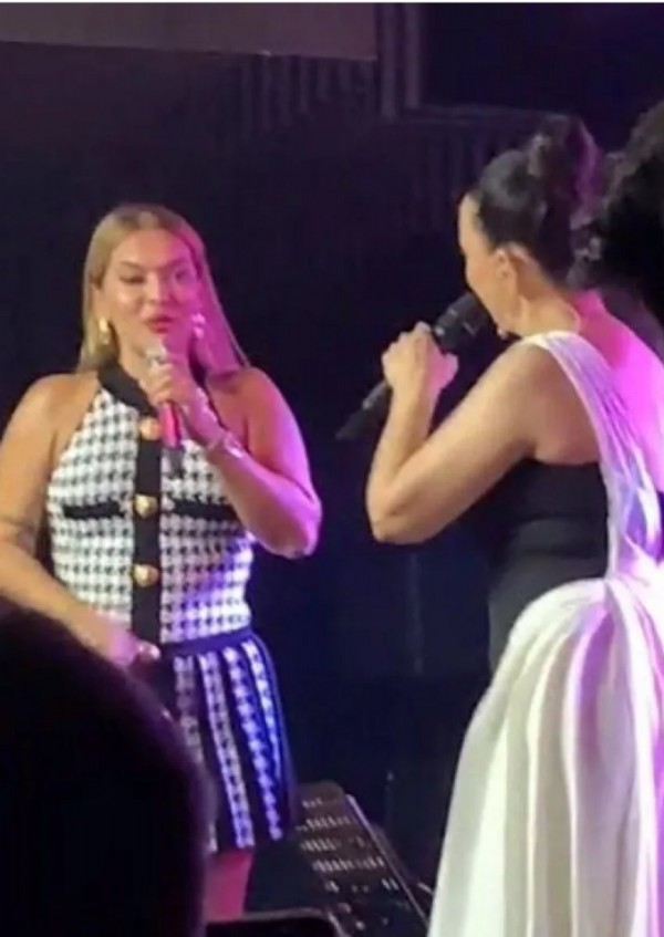 Demet Akalın'dan Ebru Gündeş'e evlilik sorusu