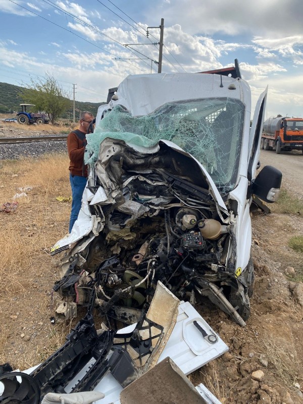 Kahramanmaraş'ta kamyonet ve tren çarpıştı: 1 ölü