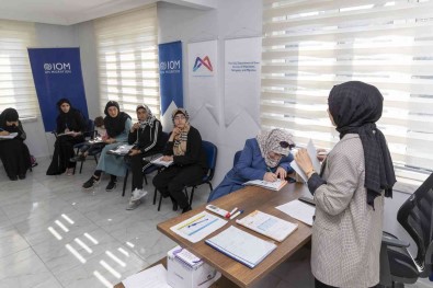 Göçmenler Türkçe Ögreniyor Açiklamasi Sosyal Uyum Merkezinde Türkçe Kurslari Basladi