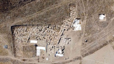 Hititlere Ait Saray Ve Tapinak Kalintilari Gün Yüzüne Çikariliyor