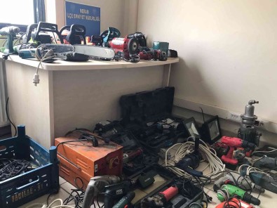 Konya'da Hirsizlik Mallari Satan Süpheli Yakalandi