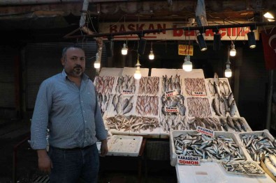 Tezgahlar Balikla Doldu Tasti, Fiyatlar Yari Yariya Düstü