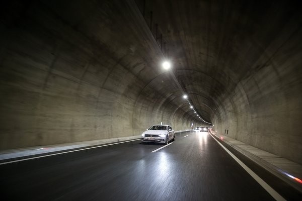 Bakan Karaismailoğlu son rakamları paylaştı! Bir haftada 53 bin araç kullandı: Yolculuklar konfora dönüştü!