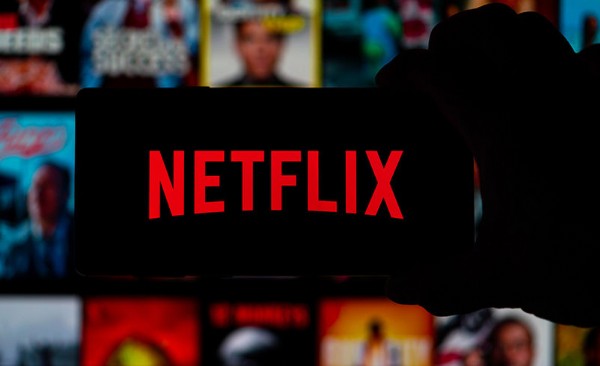 Netflix’ten kullanıcıları üzecek haber: Parola paylaşımına son!