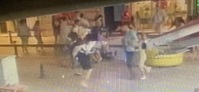 Fatih'te 5 Kisinin Yaralandigi Silahli Kavganin Güvenlik Kamerasi Görüntüleri Ortaya Çikti