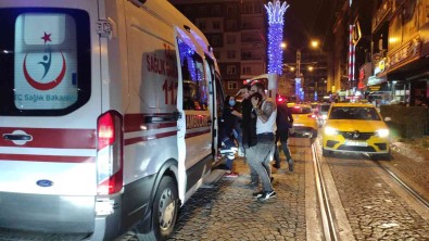 Alkollü Sahislarin Kavgasinda 1 Kisi Yaralandi