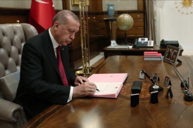 Başkan Recep Tayyip Erdoğan imzaladı! Atama ve görevden alma kararları Resmi Gazete