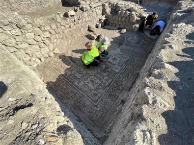 Karadeniz'in Zeugmasi Hadrianopolis'te Bin 500 Yillik Yeni Mozaikler Bulundu