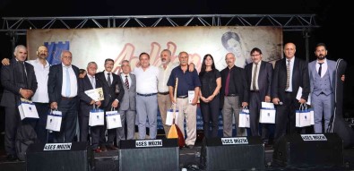 Kusadasi'nda Asiklar Bayrami Kutlandi