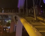 17 Yasindaki Genç Kiz Köprüden Atladi, Asagida Bekleyen Polisler Tuttu