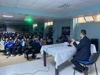 Dr. Yilmaz Ögrencilere Tecrübelerini Paylasti