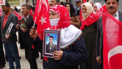 Vanli Ailelerin Evlat Nöbeti Devam Ediyor