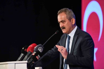 Bakan Özer Açiklamasi 'Türkiye'deki Çirak Ve Kalfa Sayisi 900 Bin 675'E Yükseldi'