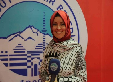 Yazarlardan Kitap Fuarina Övgü Açiklamasi 'En Iyi Fuarlardan Bir Tanesi'