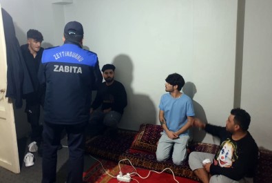 Zeytinburnu'nda Günübirlik Pansiyon Operasyonu Açiklamasi 350 Kaçak Göçmen Yakalandi