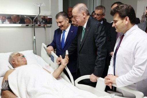 Binali Yıldırım'ı taşıyan ambulans uçak İstanbul'a indi! Başkan Erdoğan'dan Yıldırım ve Ayrım'a ziyaret...