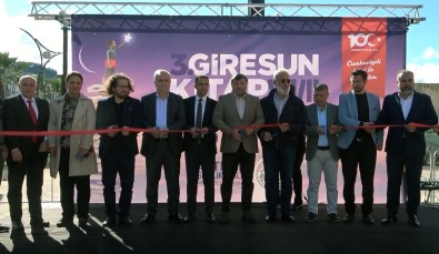 Giresun'da 'Cumhuriyeti Bilgiyle Yükseltelim' Temali Kitap Fuari Açildi