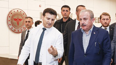 TBMM Başkanı Şentop kaza geçiren Binali Yıldırım'ı hastanede ziyaret etti: İyileşme yolunda hızla ilerliyor