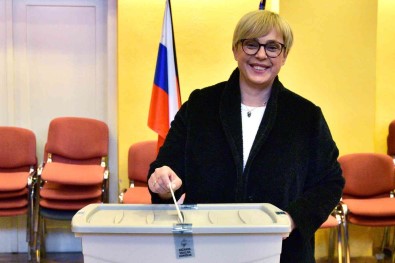 Slovenya'da Cumhurbaskanligi Seçimi Ikinci Tura Kaldi