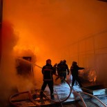 Çelik Kapi Fabrikasinda Yangin