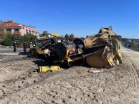 E-5'Te Hafriyat Kamyonu Bariyere Çarparak Devrildi Açiklamasi 1 Yarali