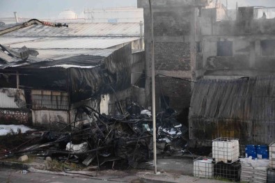 Kocaeli'de Petrol Firmasinda Çikan Yangin Güçlükle Söndürüldü