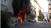 Sultangazi'de işyerinde yangın: Alevler yükseldi