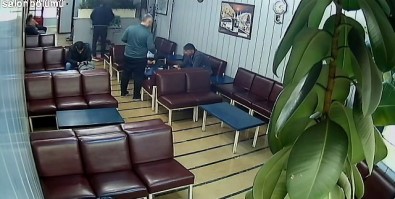 15 Temmuz Demokrasi Otogarinda Cep Telefonu Hirsizligi Kamerada