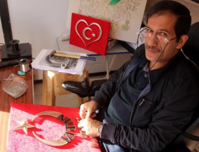 500 Gün Hastanede Yatti, Sanatla Hayata Tutundu