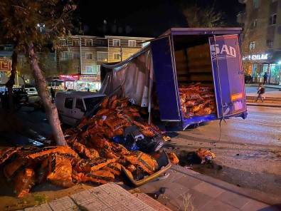 Ankara'da Freni Bosalan TIR Park Halindeki 3 Araca Çarpti