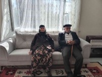 Ev Sahibi Tarafindan Sokaga Atilan Yasli Çift Yeni Evine Kavustu