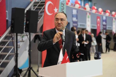 99 Dakika Boyunca Durmadan Kulaç Attilar