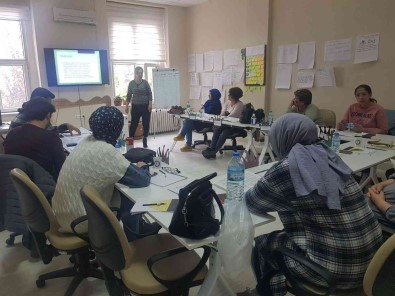 Afyonkarahisar'da Üreme Sagligi Programi Egitimleri Devam Ediyor