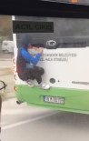 Bursa'da Otobüse Asilan Örümcek Çocuk Kameraya Yansidi